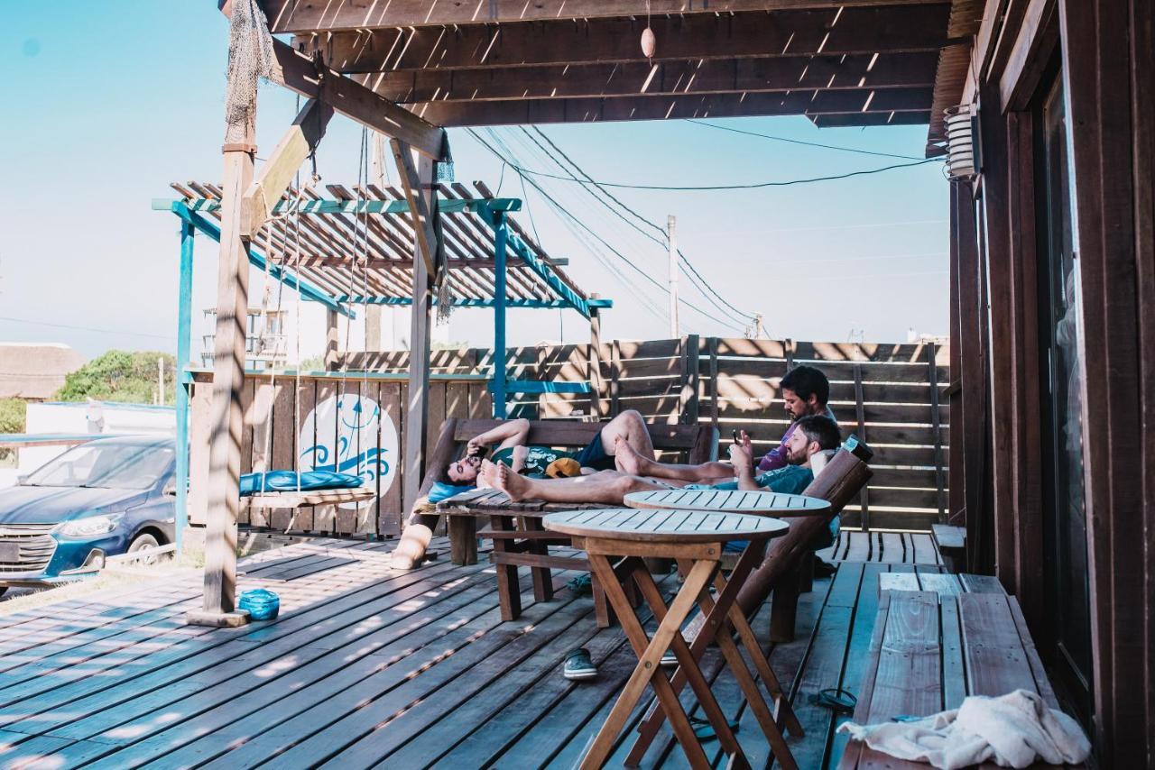 Mar De Fondo Hostel Punta Del Diablo Exteriör bild