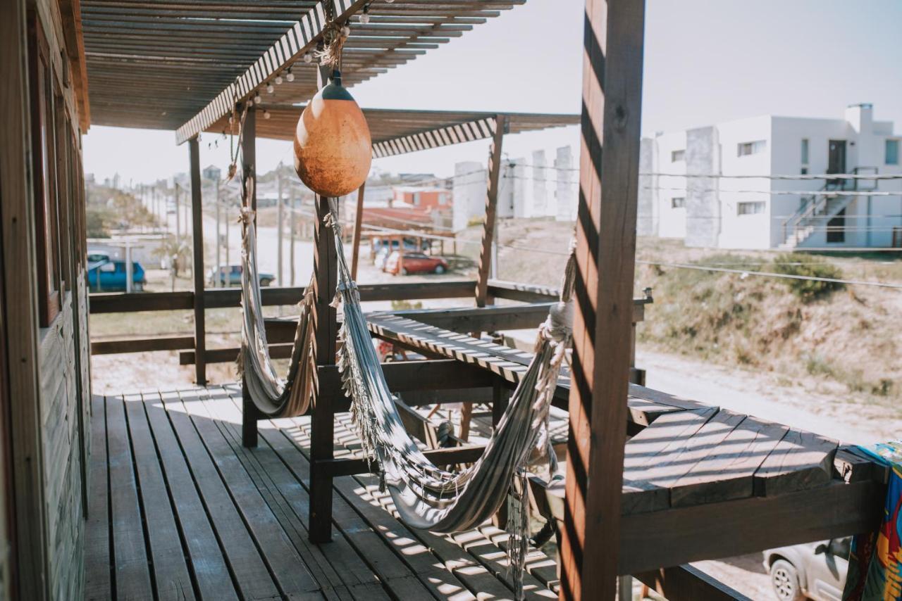 Mar De Fondo Hostel Punta Del Diablo Exteriör bild