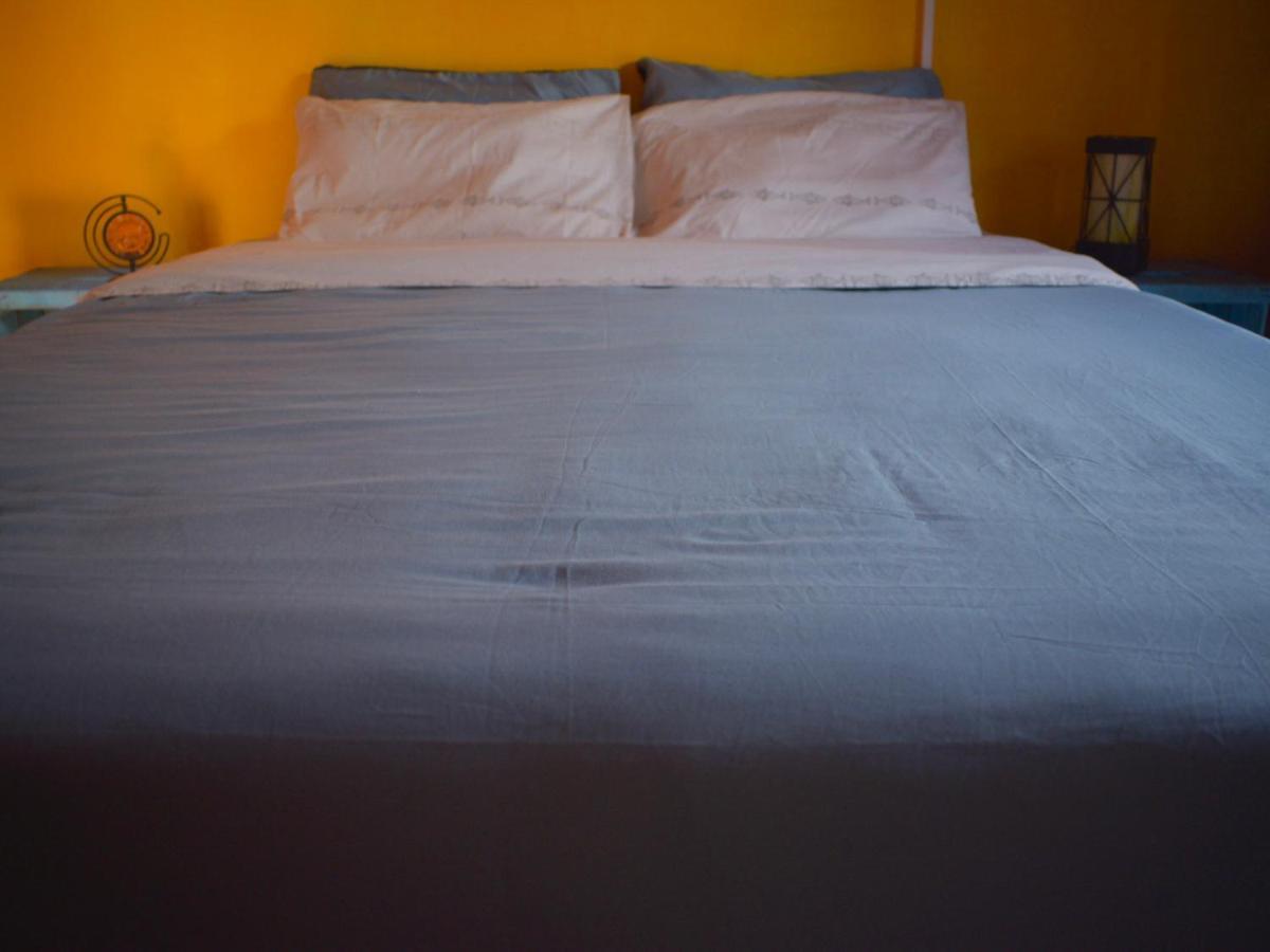 Mar De Fondo Hostel Punta Del Diablo Exteriör bild