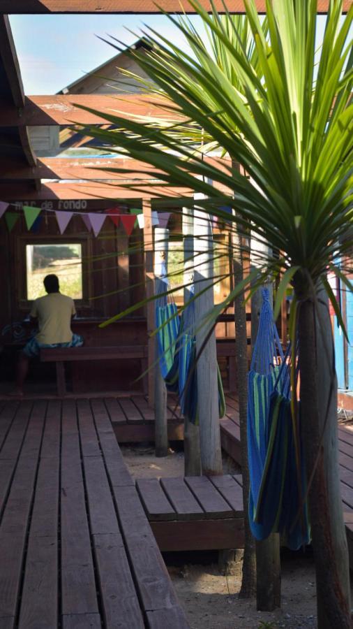 Mar De Fondo Hostel Punta Del Diablo Exteriör bild